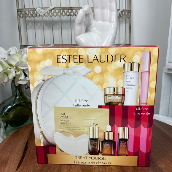 Estée Lauder treat yourself.